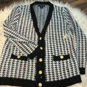 Tahari Large Houndstooth Fuzzy buttonfront Cardigan like new